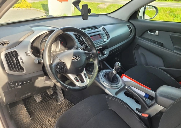 Kia Sportage cena 43900 przebieg: 217113, rok produkcji 2015 z Wieliczka małe 137